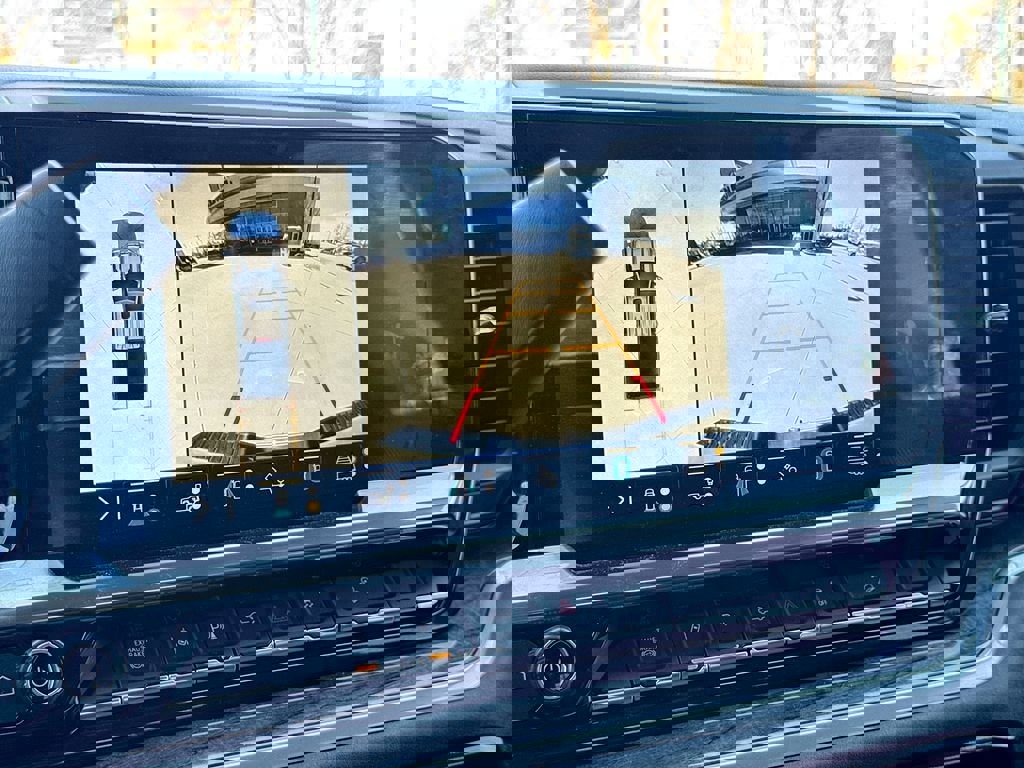 Used 2025 Chevrolet Silverado 2500 LTZ w/ LTZ Premium Package image 26