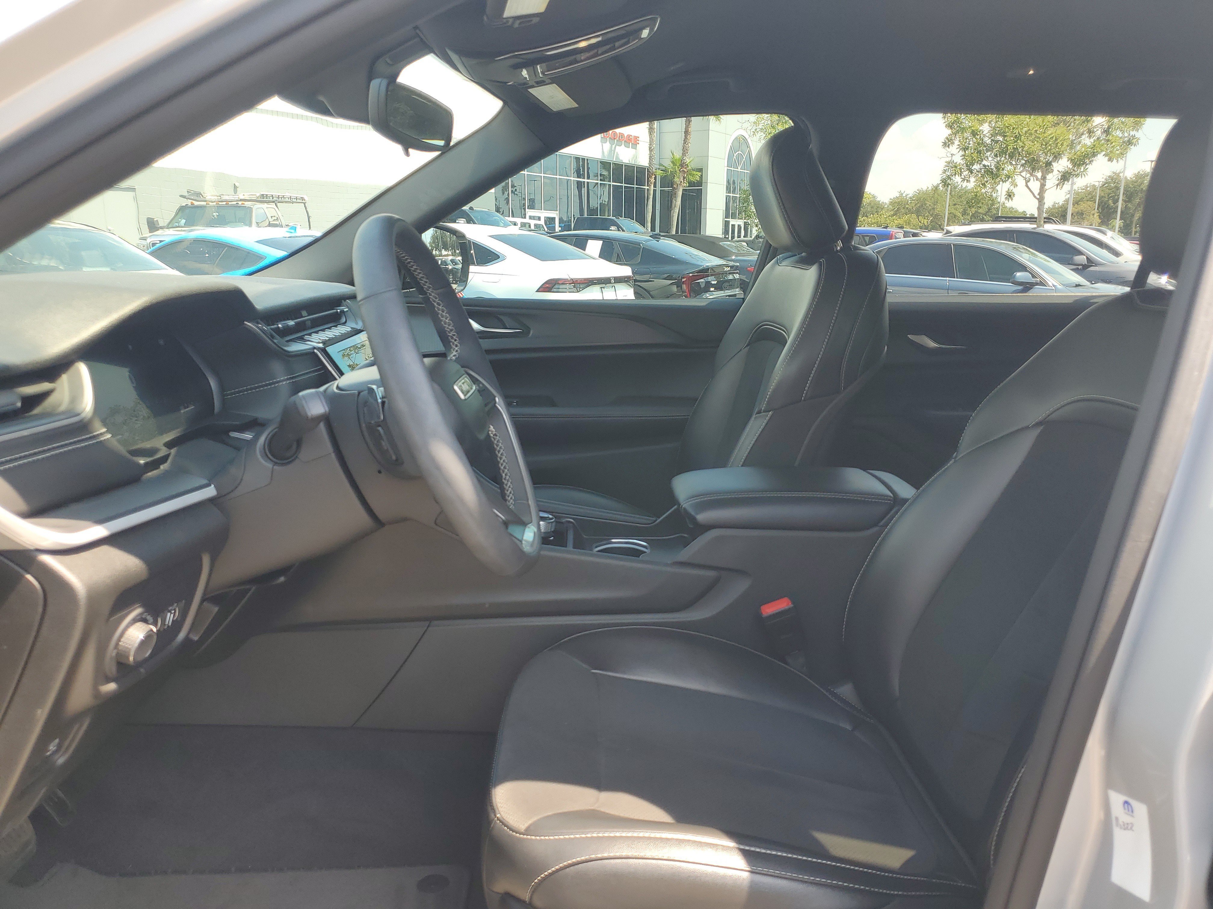 Used 2024 Jeep Grand Cherokee L Laredo RWD image 14