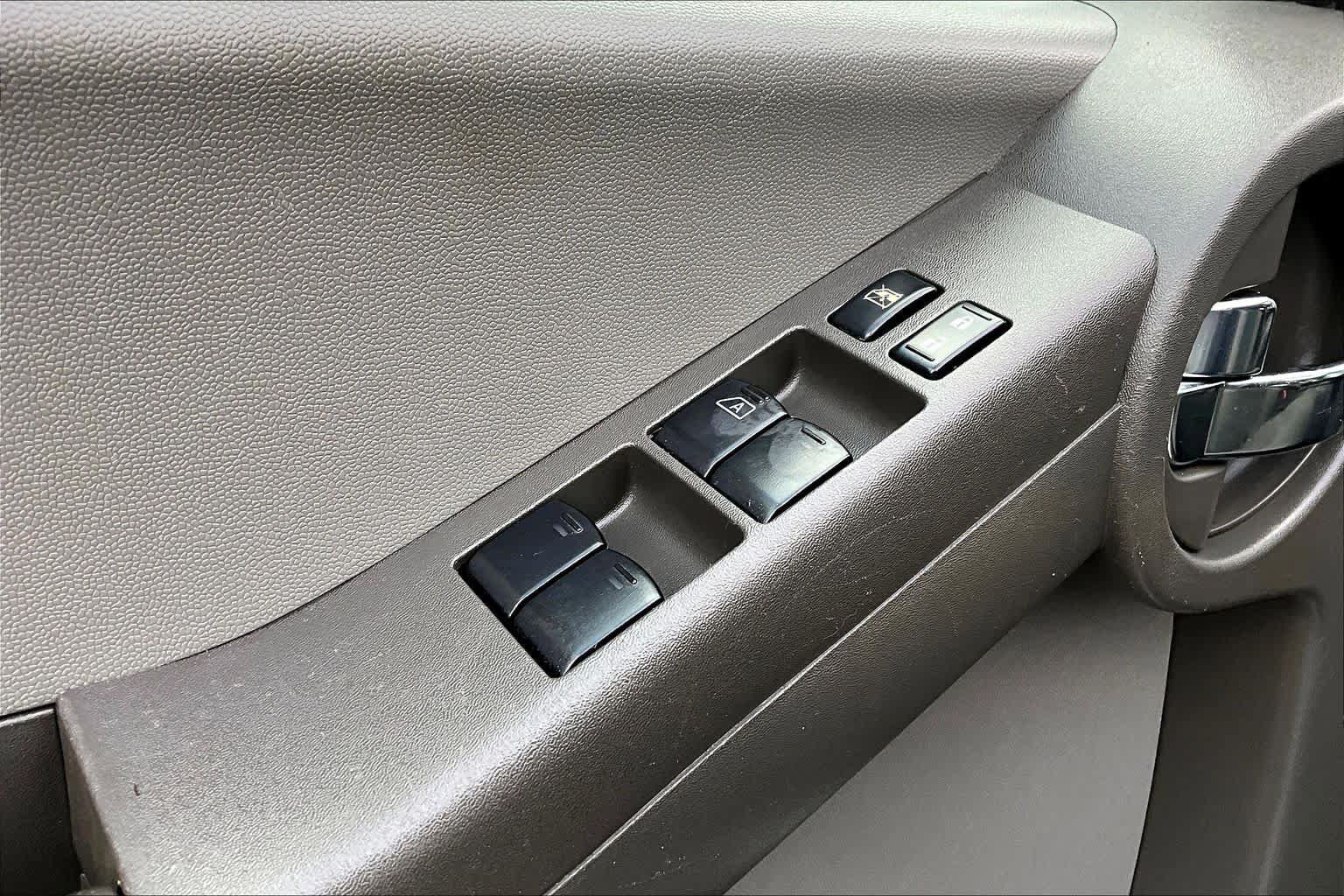 Used 2014 Nissan Xterra X RWD image 30