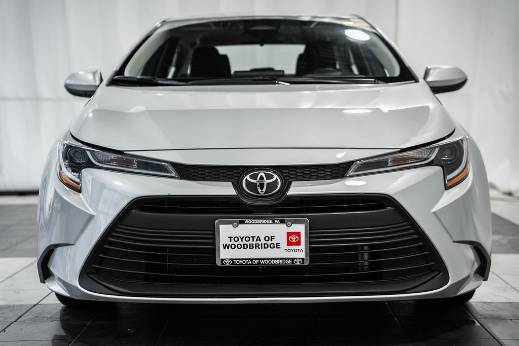 Used 2025 Toyota Corolla LE image 2