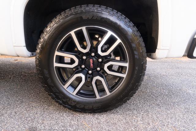 Used 2023 GMC Sierra 1500 AT4 image 36