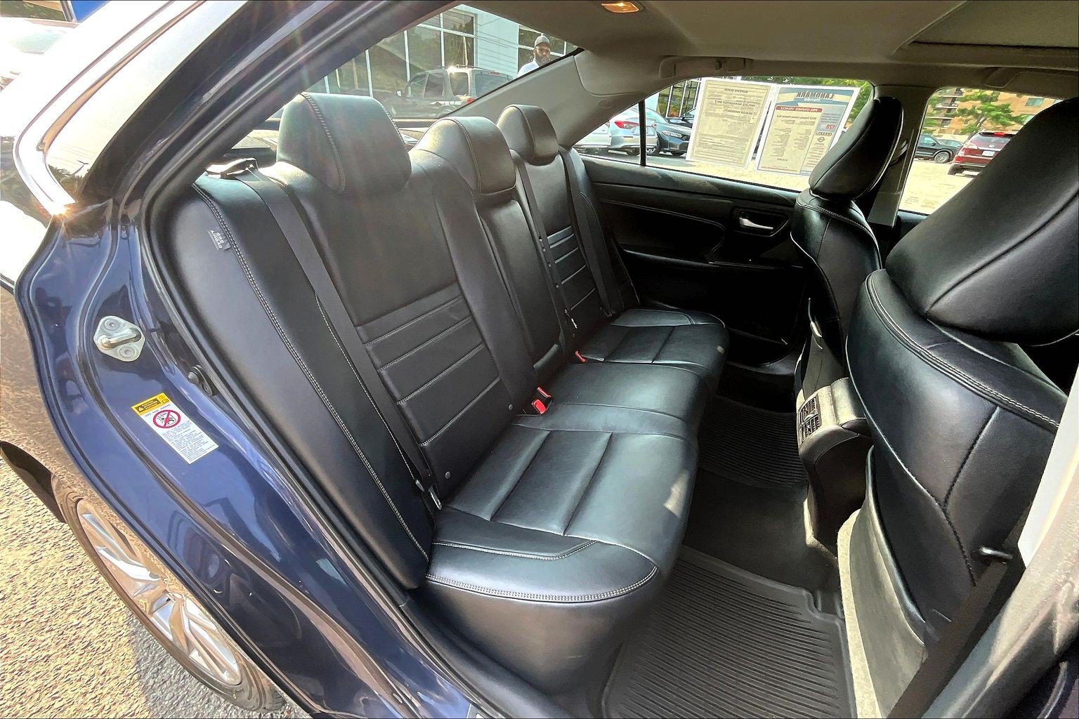 Used 2015 Toyota Camry XLE w/ Moonroof Package FWD image 29