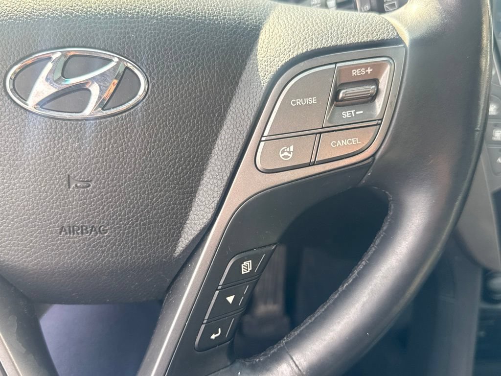 Used 2016 Hyundai Santa Fe SE w/ Option Group 03 AWD/4WD image 24