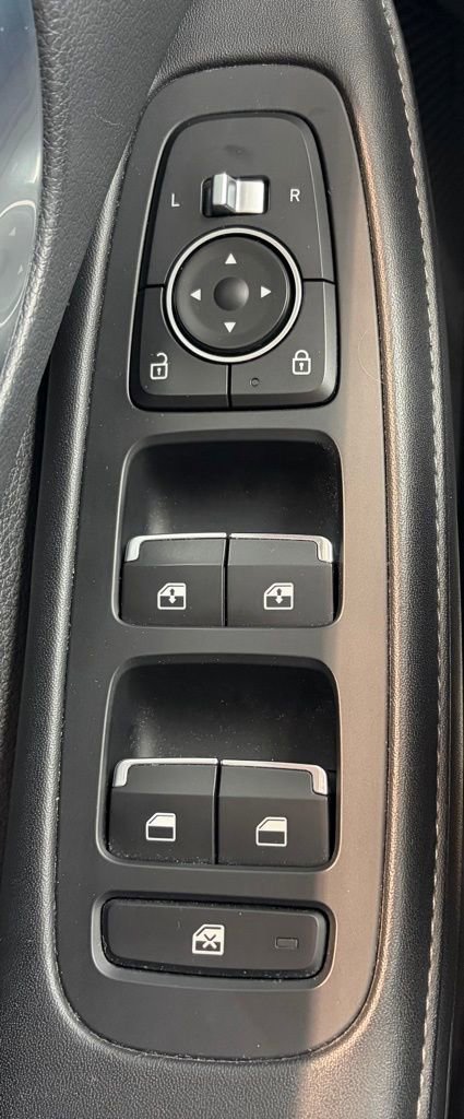 Used 2020 Hyundai Sonata Limited image 17