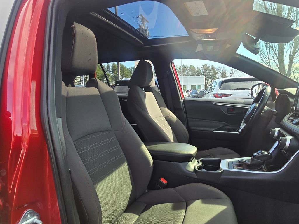 Used 2021 Toyota RAV4 SE w/ Weather & Moonroof Package AWD/4WD image 11