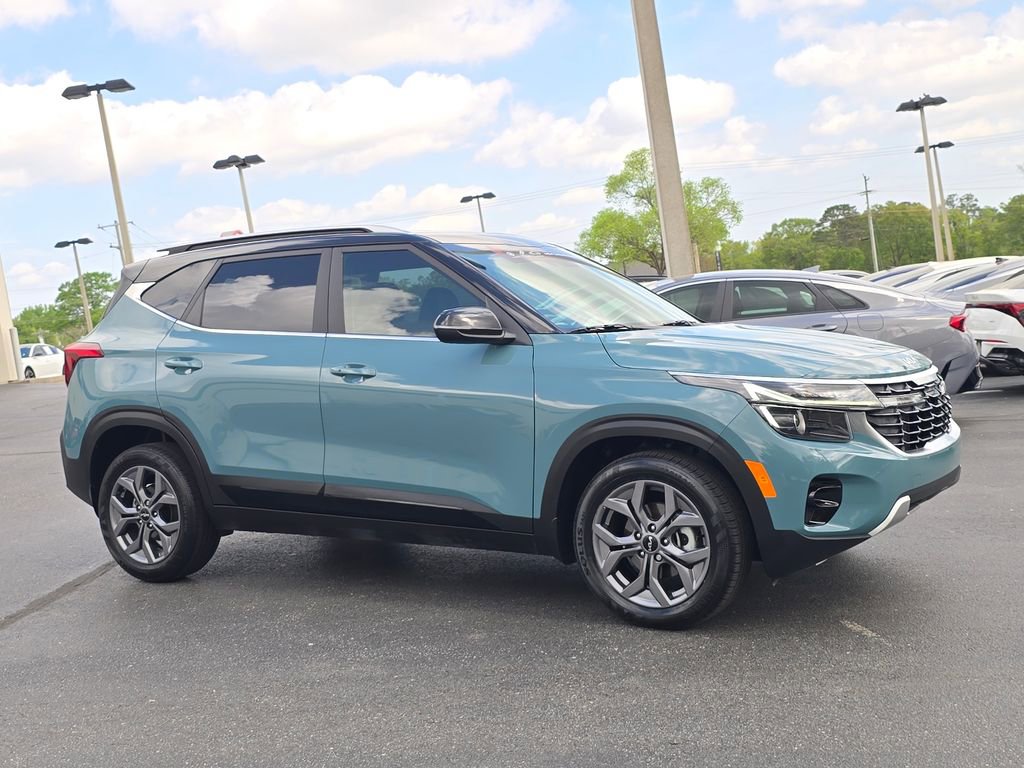 Certified 2024 Kia Seltos S image 1