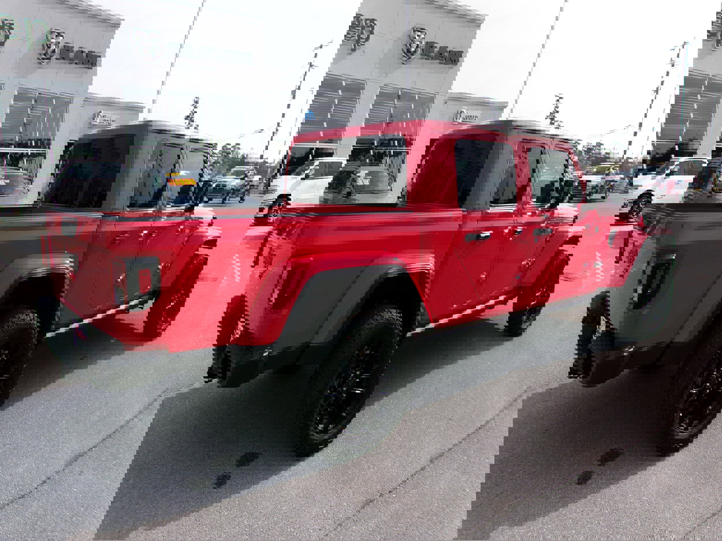 New 2025 Jeep Gladiator Sport image 4