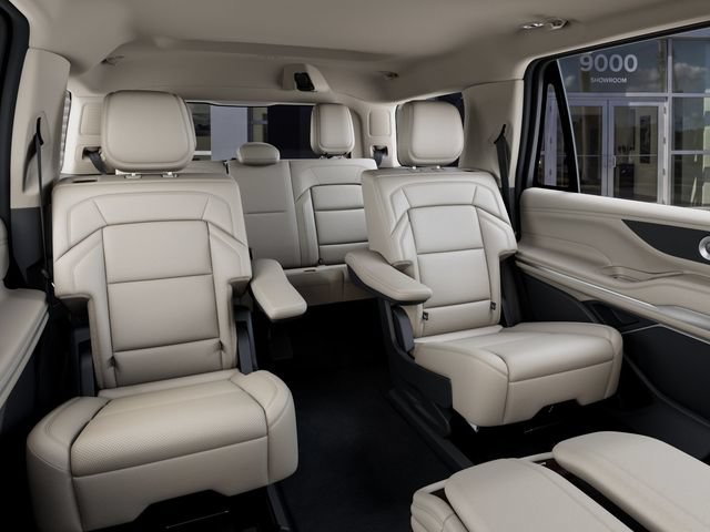 New 2027 Lincoln Navigator Premiere RWD image 11