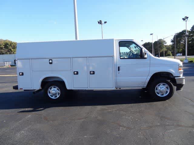 New 2025 Ford E-350 and Econoline 350 Super Duty w/ Power Equipment Group RWD image 4