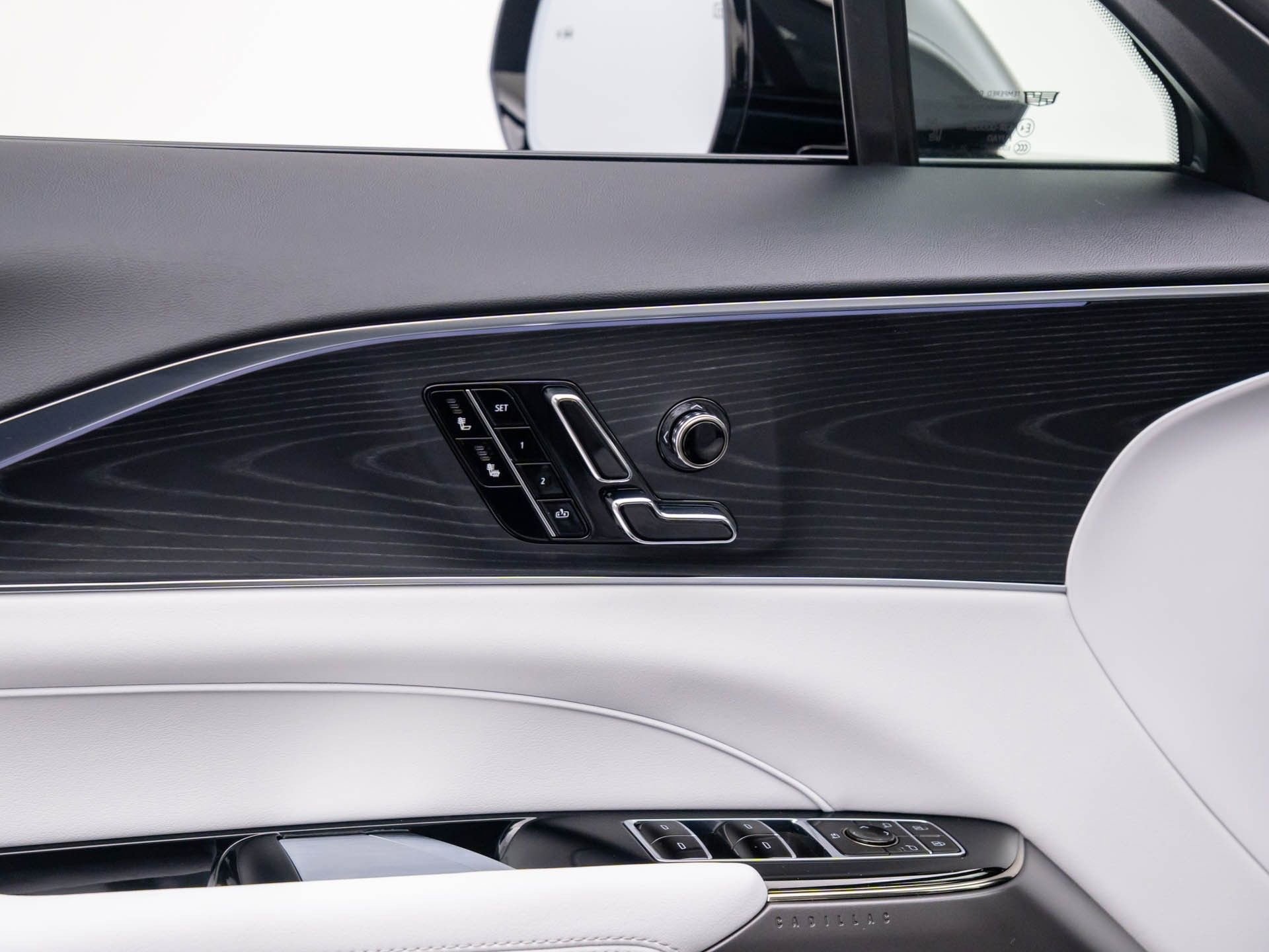 New 2026 Cadillac Lyriq Luxury image 15