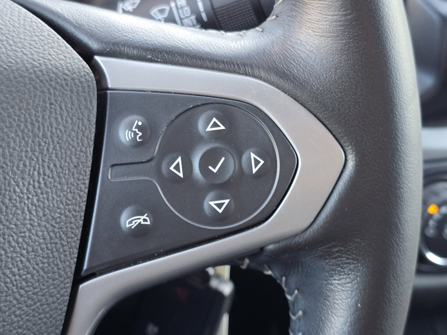 Certified 2022 Chevrolet Colorado LT w/ LT Convenience Package image 11