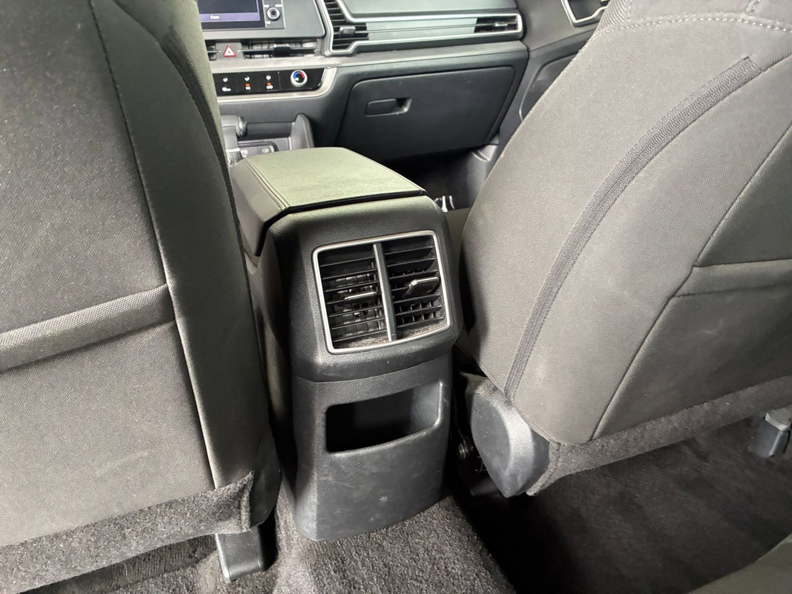 Used 2025 Kia Sportage LX image 22