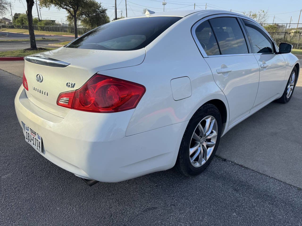 Used 2009 INFINITI G37 Journey w/ Premium Pkg RWD image 7