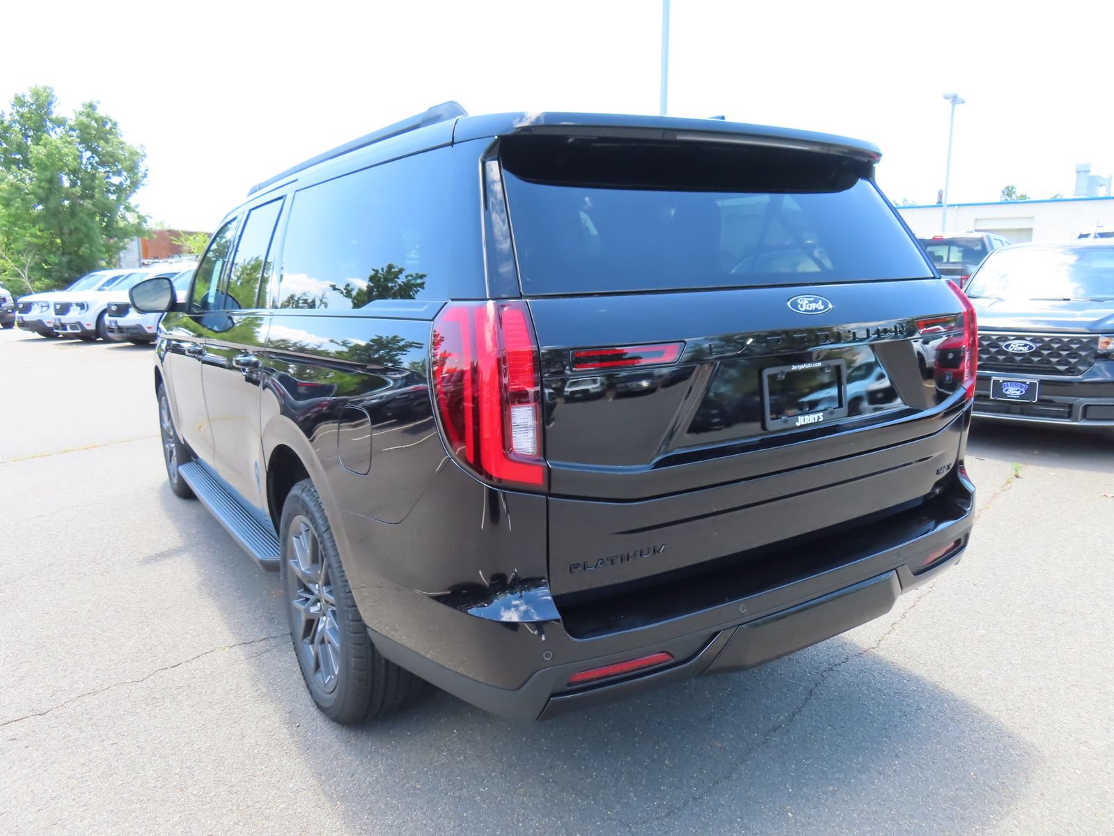 New 2026 Ford Expedition Max Platinum w/ Stealth Appearance Package AWD/4WD image 6