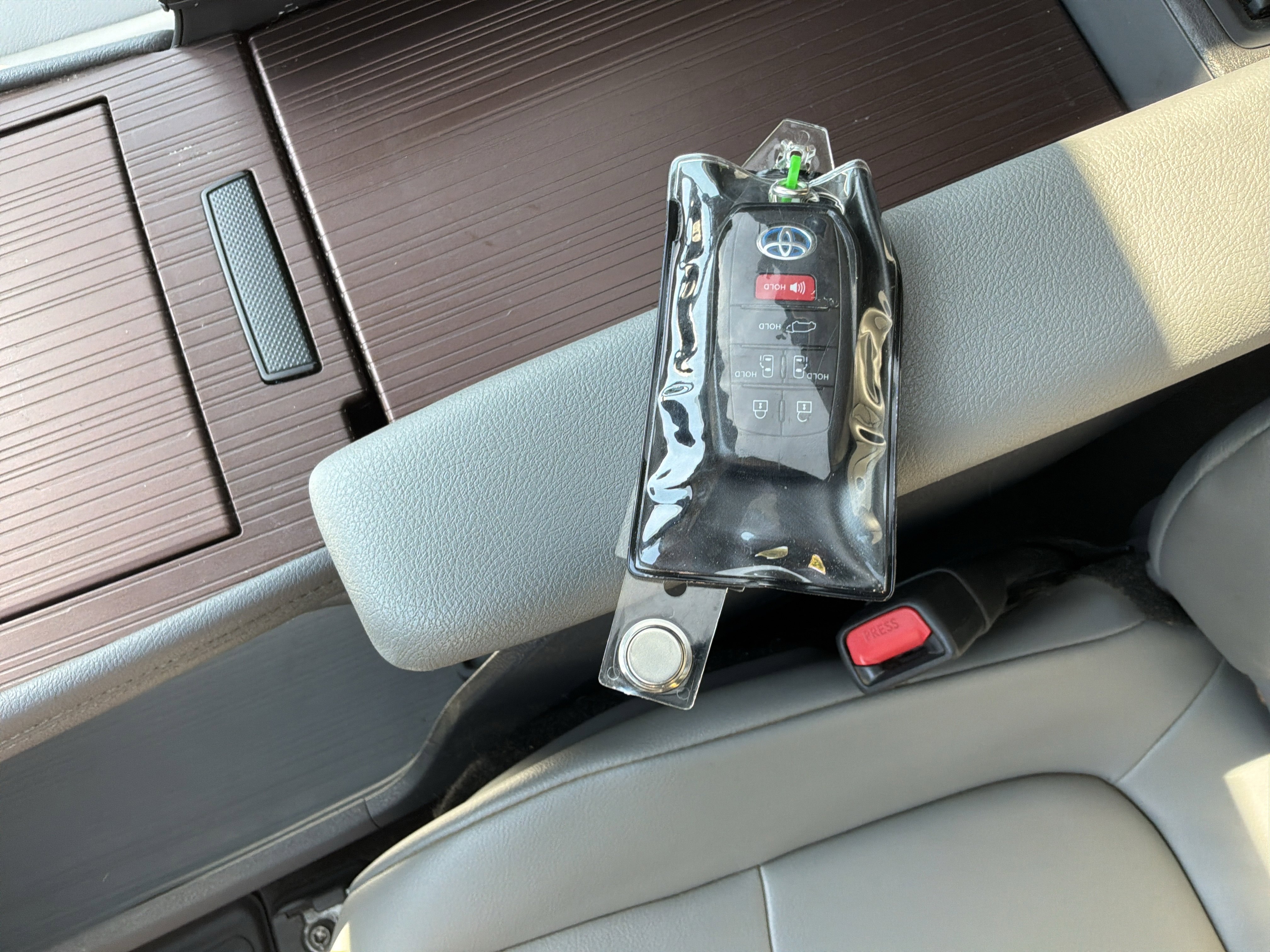 Used 2021 Toyota Sienna XLE image 37