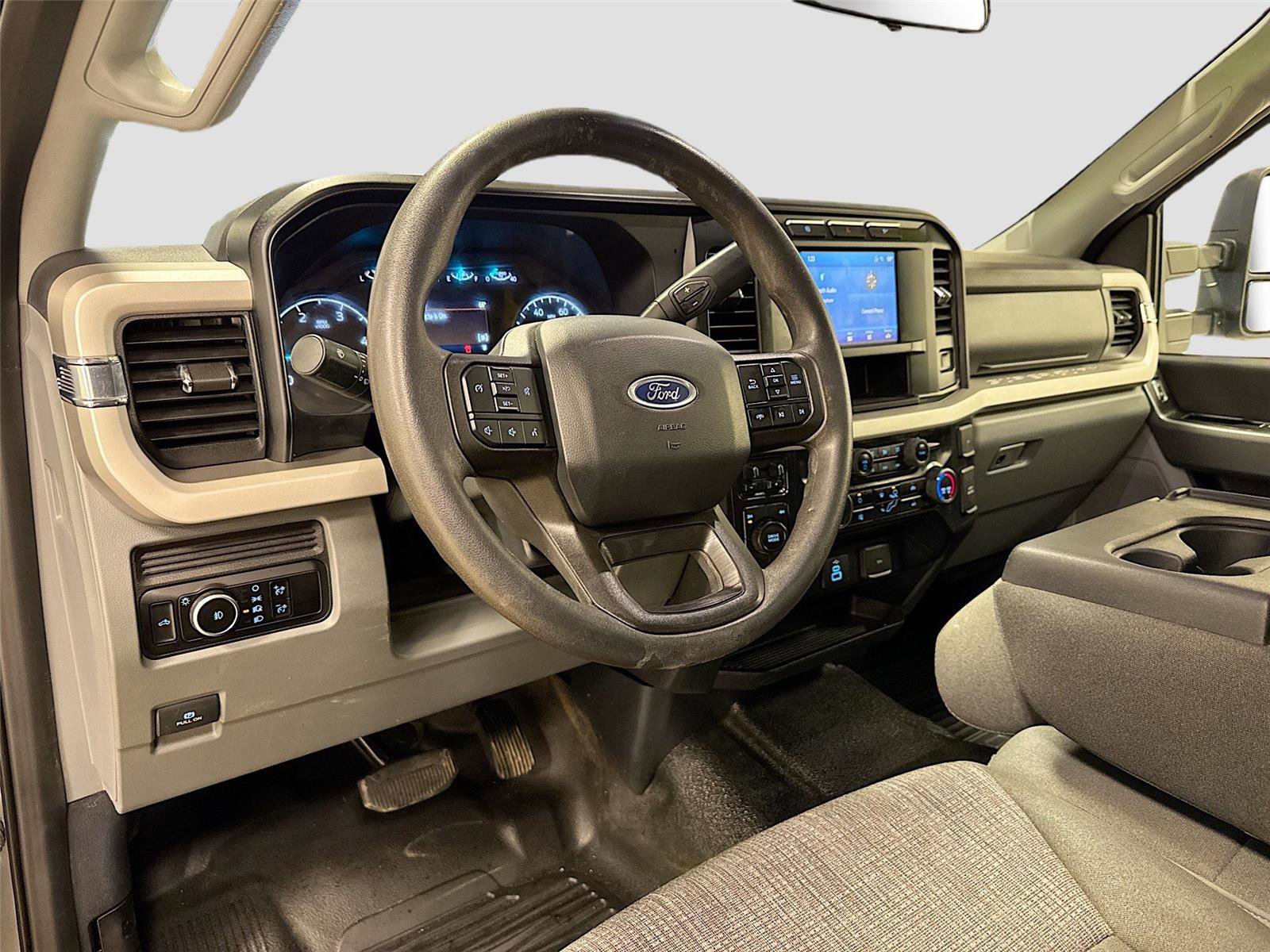 Used 2024 Ford F250 XLT AWD/4WD image 9