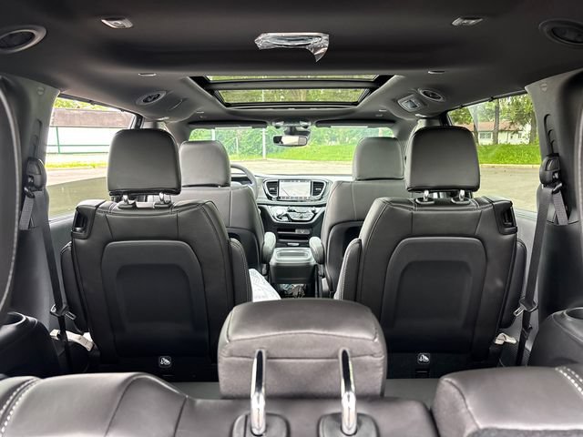 New 2027 Chrysler Pacifica Select w/ Family Tech Group AWD/4WD image 35