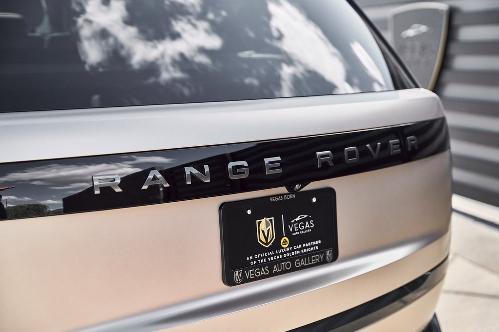 Used 2026 Land Rover Range Rover Long Wheelbase SE image 10