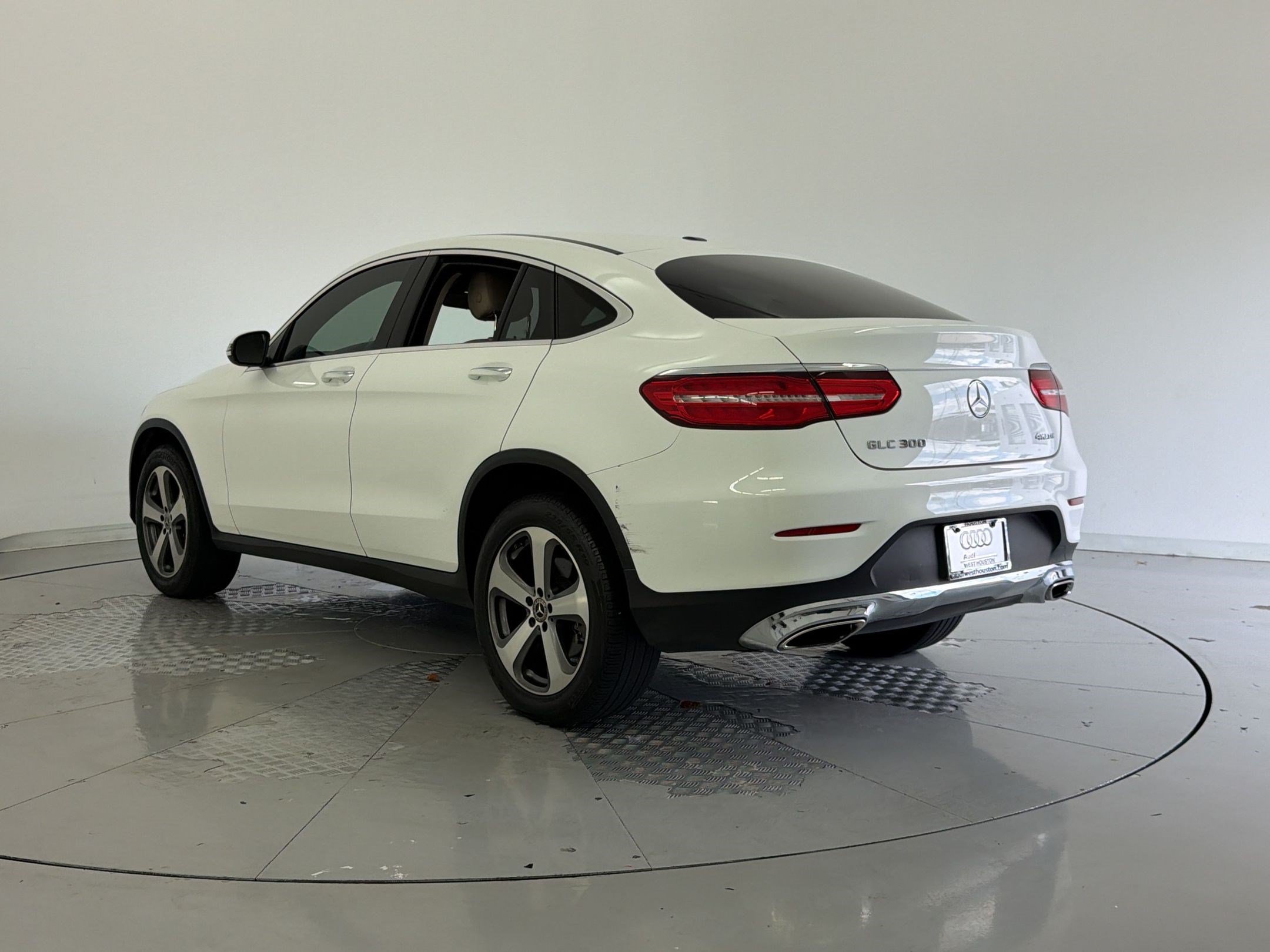 Used 2018 Mercedes-Benz GLC 300 4MATIC Coupe image 3