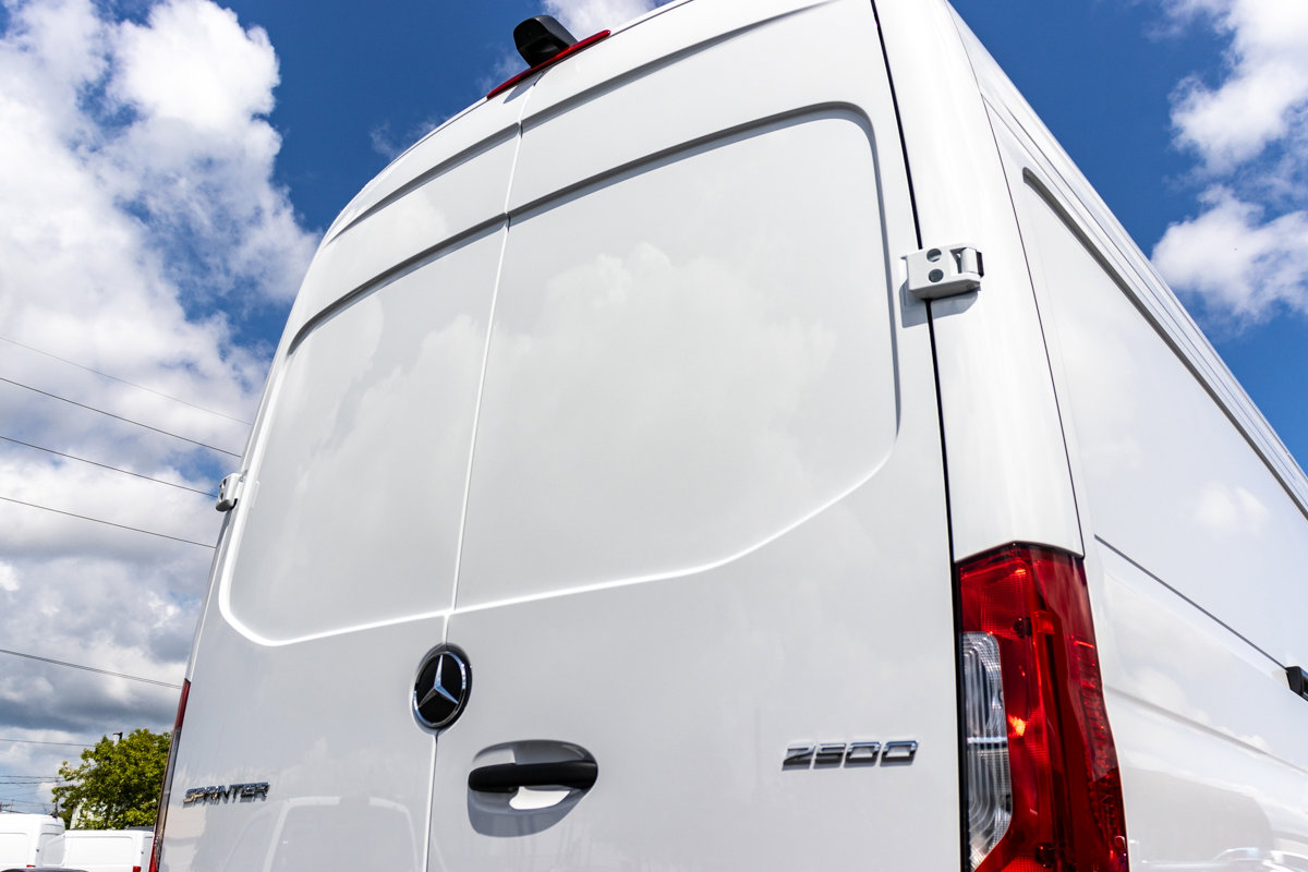 Used 2024 Mercedes-Benz Sprinter 2500 image 10