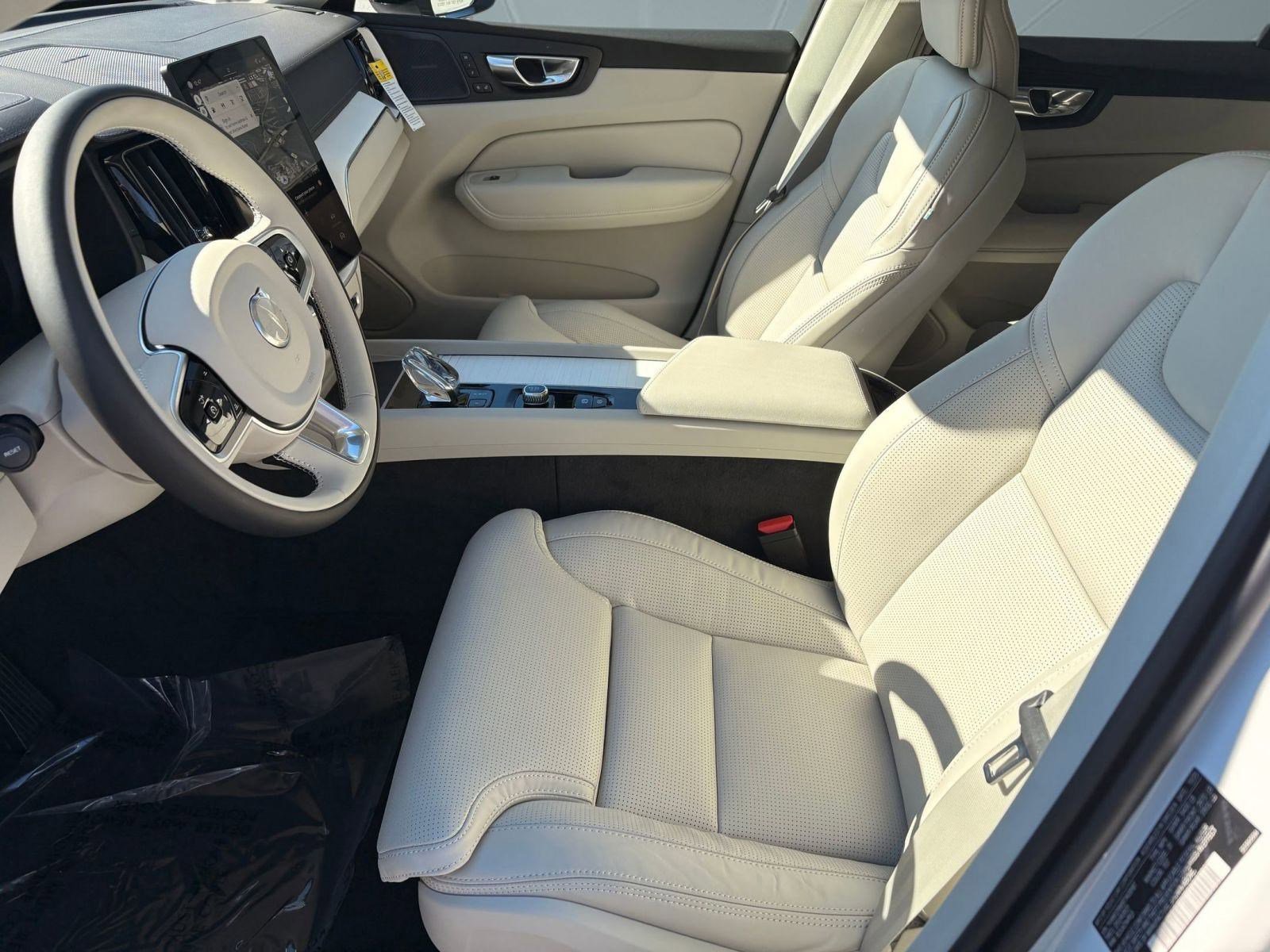 New 2026 Volvo XC60 B5 Ultra w/ Climate Package image 5