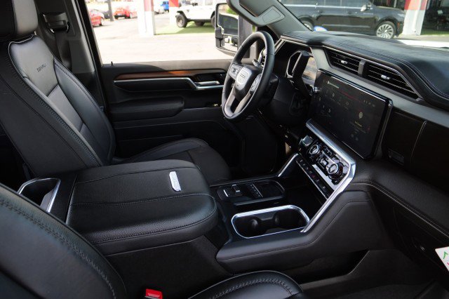 Used 2026 GMC Sierra 3500 Denali w/ Denali Reserve Package image 40