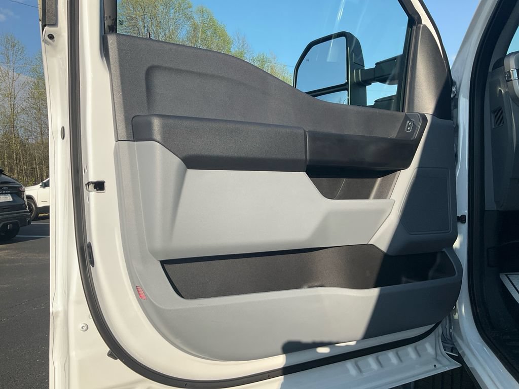 New 2026 Ford F250 XL AWD/4WD image 17