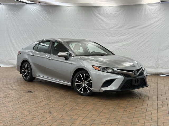 Used 2019 Toyota Camry SE image 1