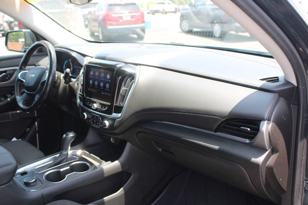 Used 2020 Chevrolet Traverse LT FWD image 30