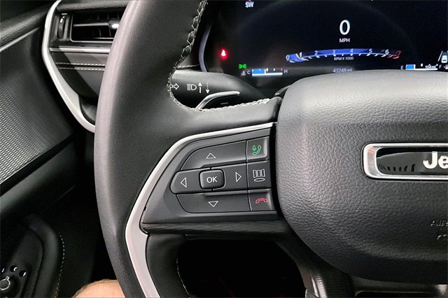 Used 2024 Jeep Grand Cherokee L Laredo image 23