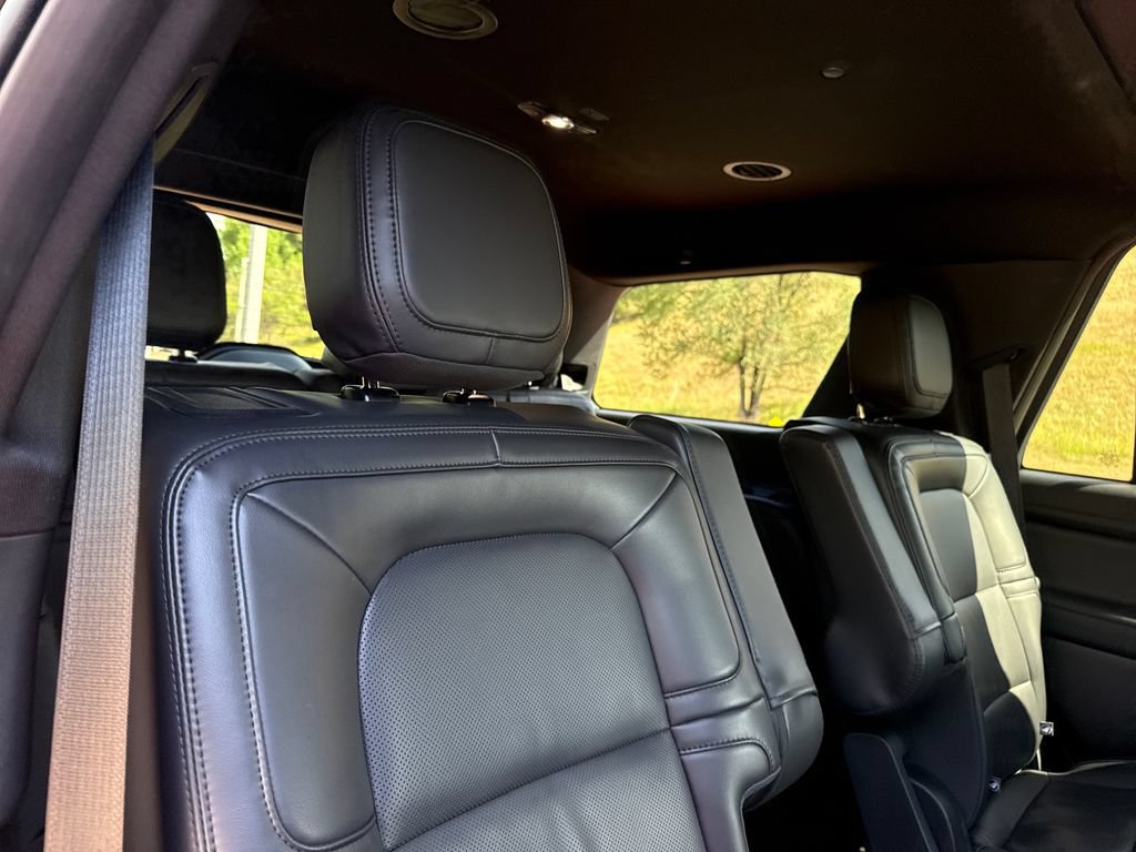 Used 2024 Lincoln Navigator Premiere AWD/4WD image 27