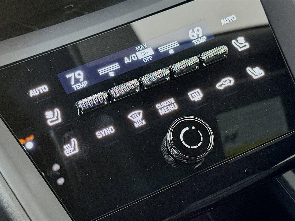 Used 2025 Porsche Macan 4S Electric image 23