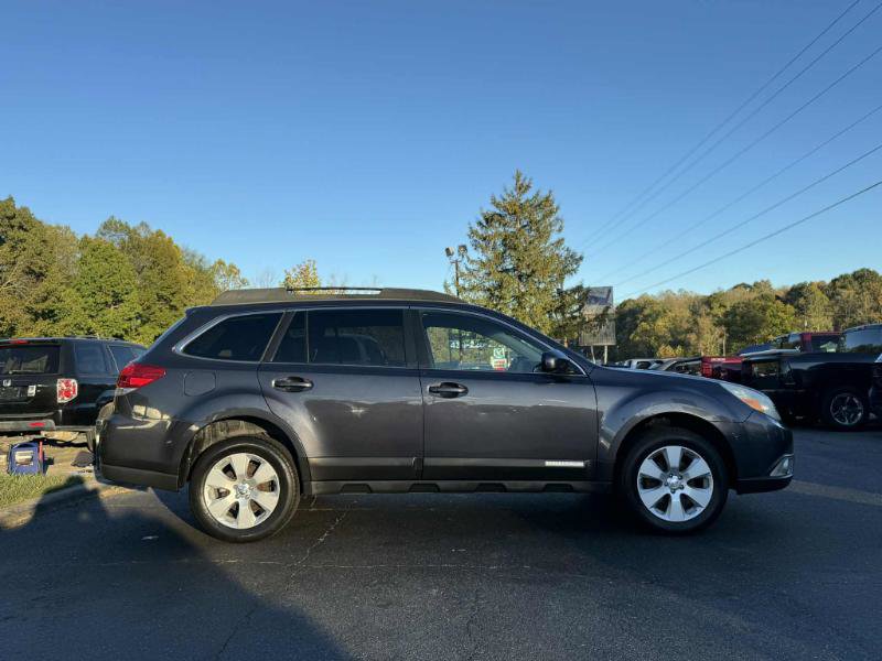 Used 2010 Subaru Outback 2.5i Premium AWD/4WD image 4