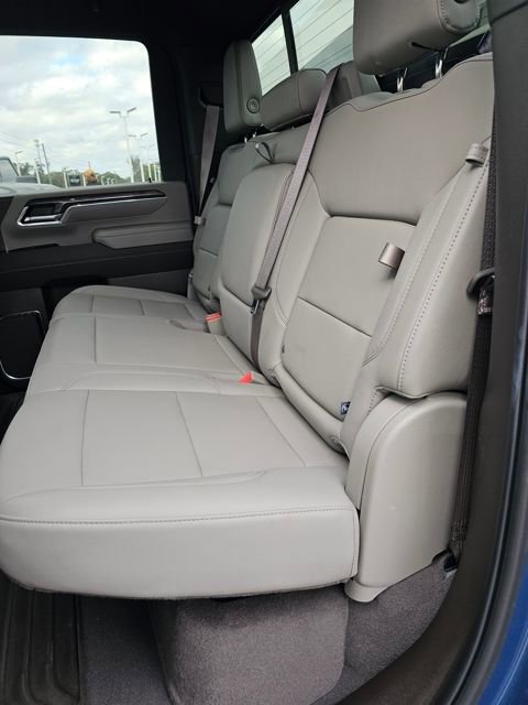 Used 2024 Chevrolet Silverado 2500 LTZ w/ LTZ Convenience Package image 18