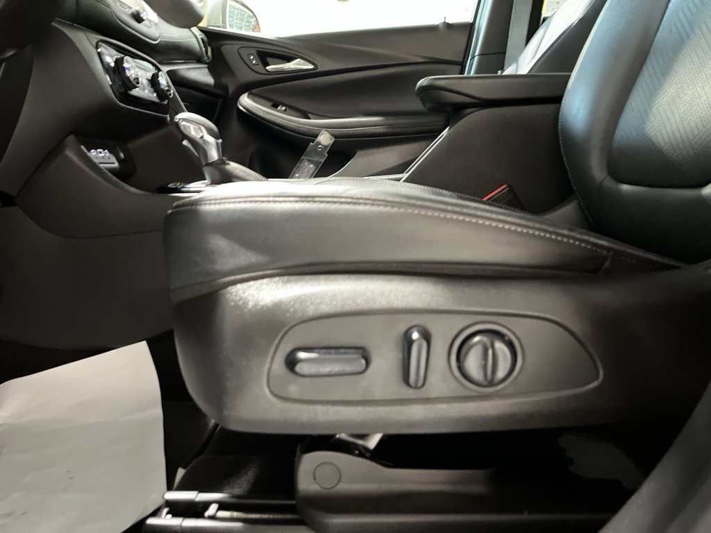 Used 2021 Buick Encore GX Essence w/ Sport Touring Package image 24