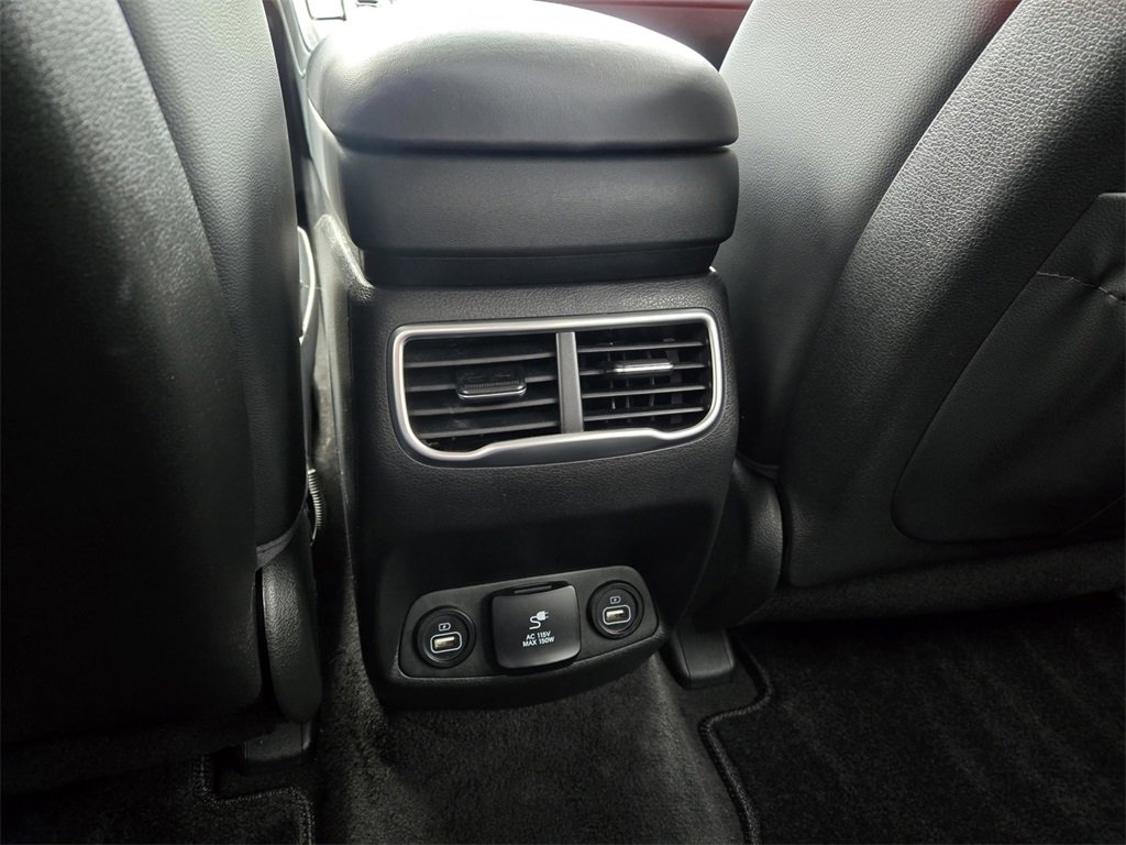 Used 2023 Hyundai Santa Fe Limited w/ Cargo Package image 11