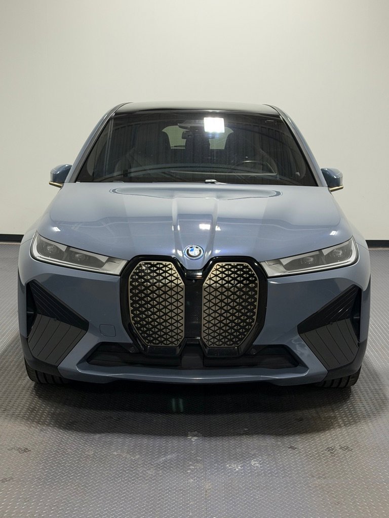 Used 2023 BMW iX xDrive50 w/ Ultimate Package 2 image 3