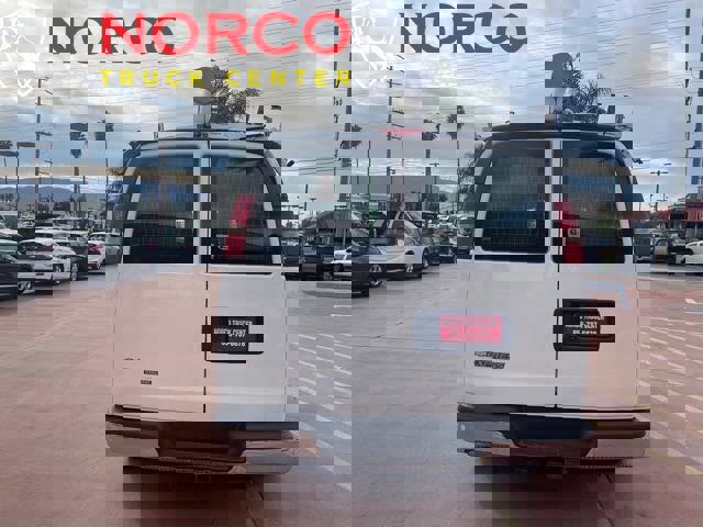 Used 2014 Chevrolet Express 2500 image 7