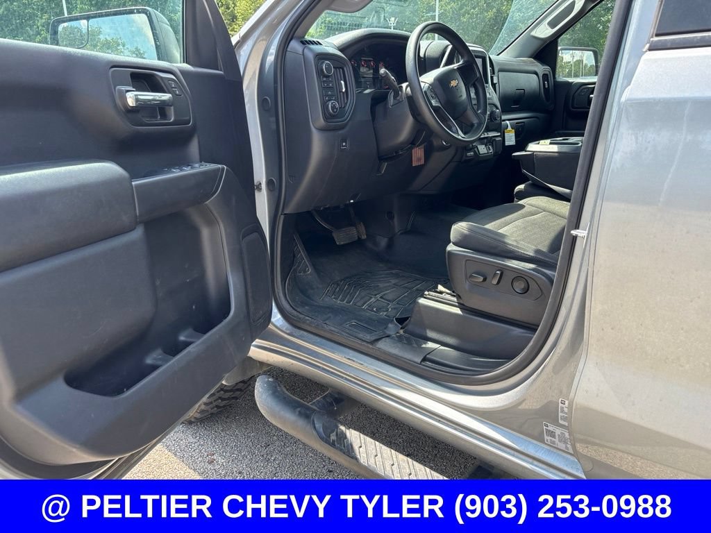 Used 2024 Chevrolet Silverado 1500 Custom w/ Turbomax Blackout Package AWD/4WD image 13