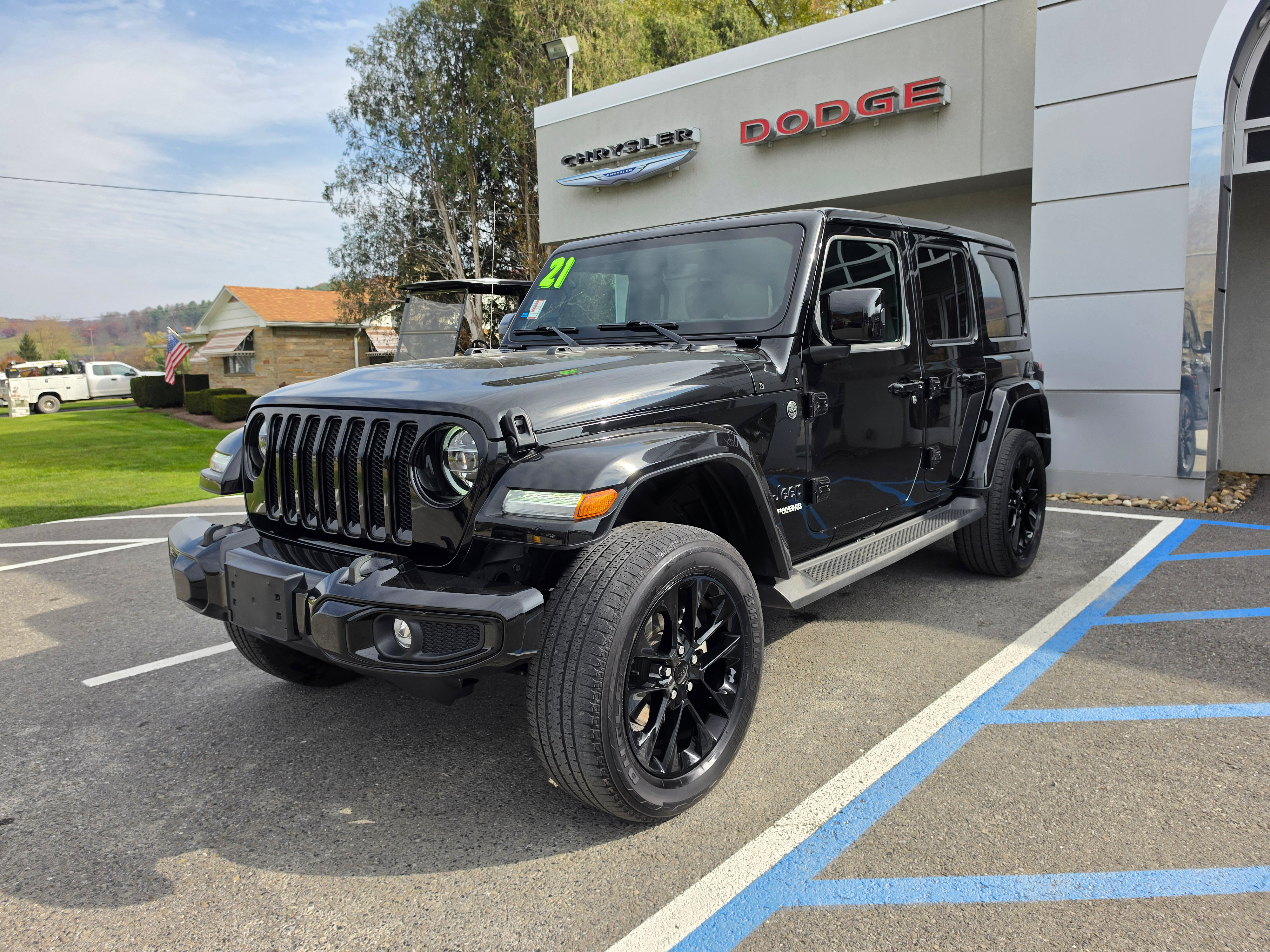 Used 2021 Jeep Wrangler Unlimited Sahara AWD/4WD image 8