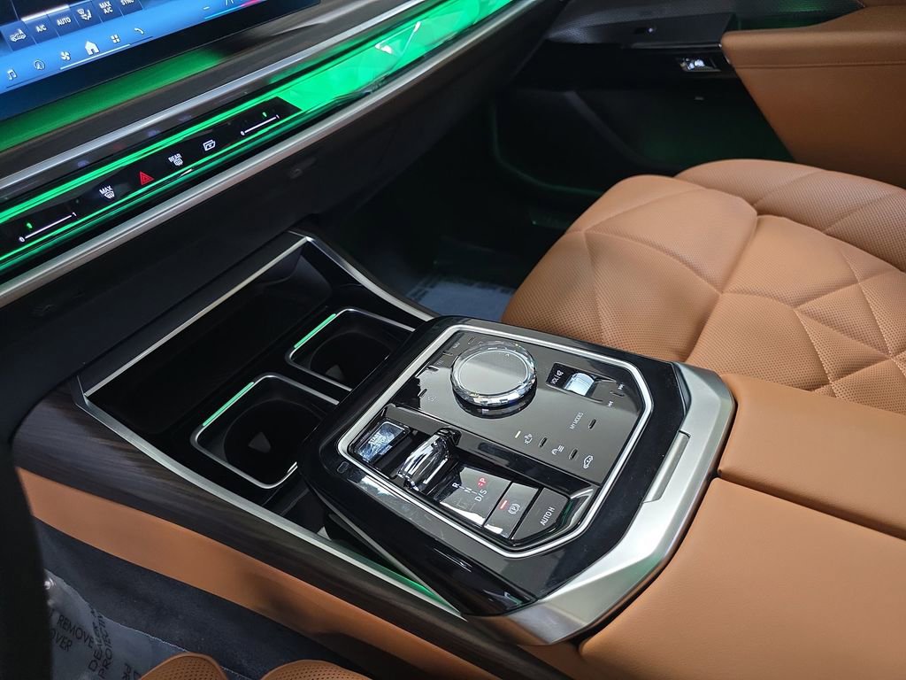 Used 2023 BMW 740i w/ Parking Assistance Package RWD image 26