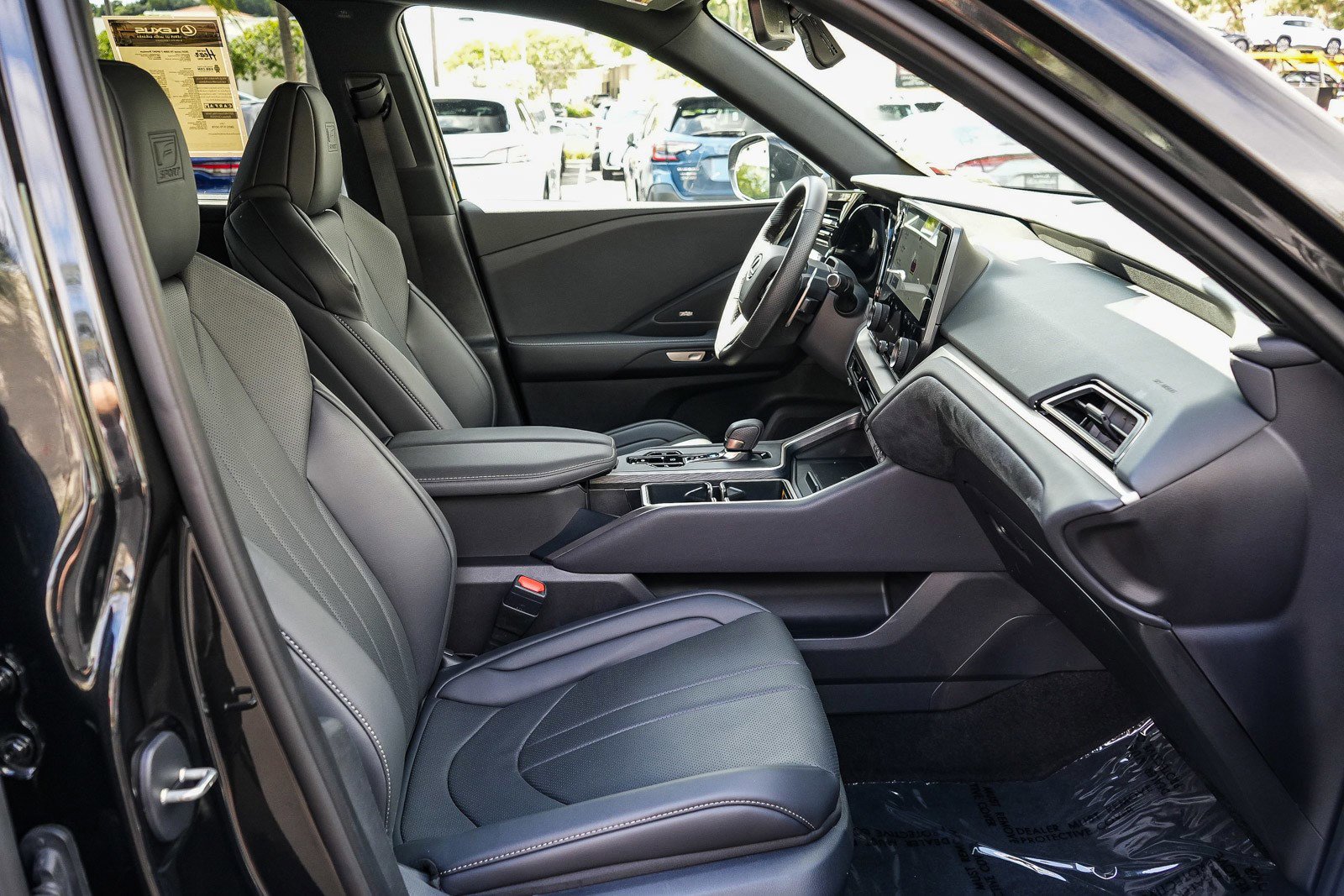 Used 2025 Lexus TX 500h AWD w/ Technology Package image 16
