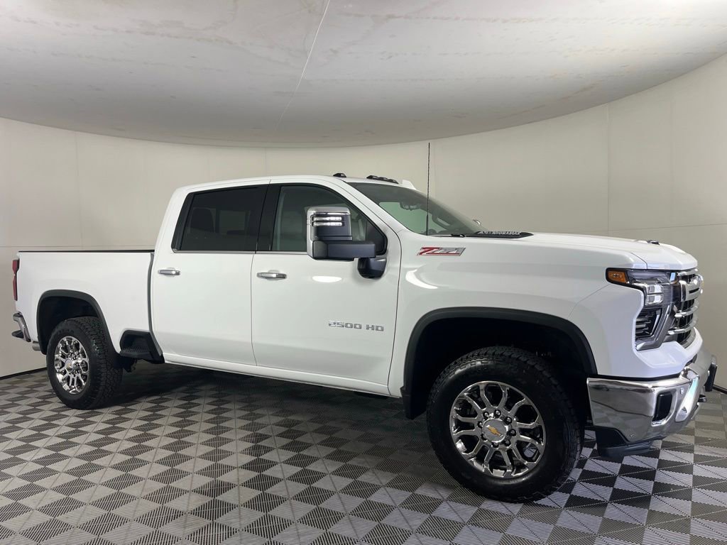 New 2026 Chevrolet Silverado 2500 LTZ w/ LTZ Premium Package AWD/4WD image 2