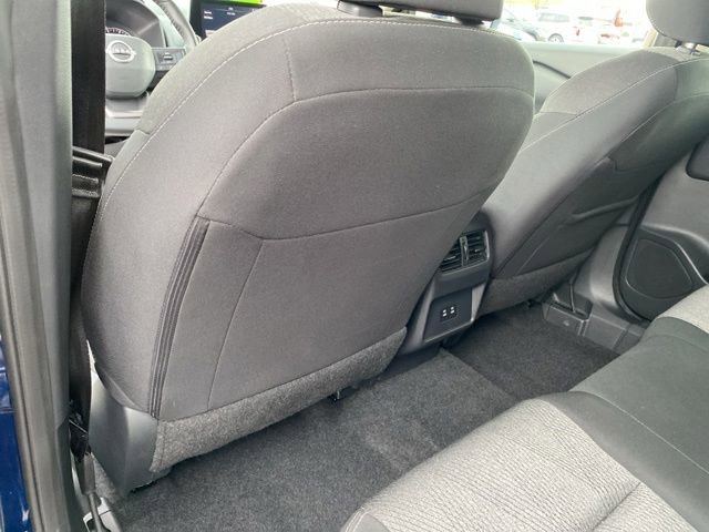 Used 2025 Nissan Rogue SV AWD/4WD image 29