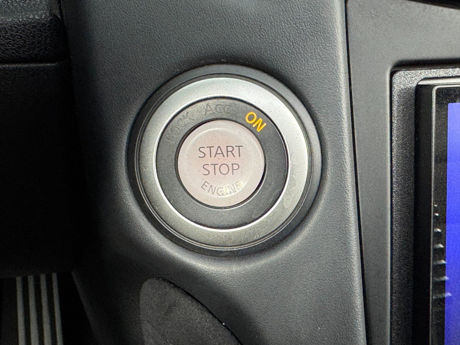 Used 2014 Nissan 370Z Touring w/ Sport Package image 21