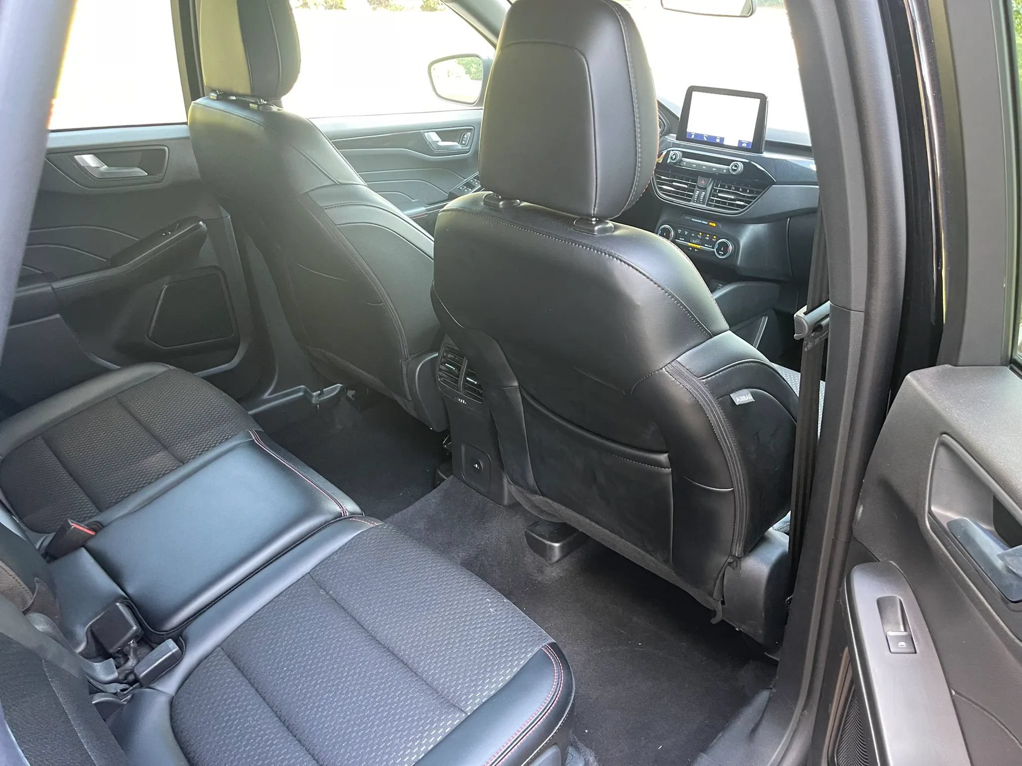 Used 2025 Ford Escape ST-Line FWD image 13