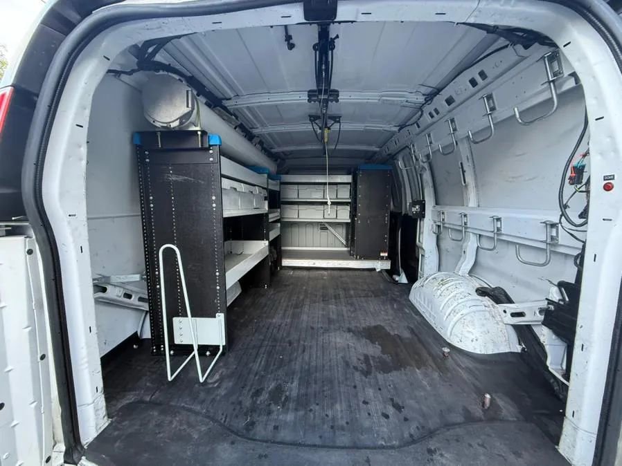 Used 2015 Chevrolet Express 2500 image 15