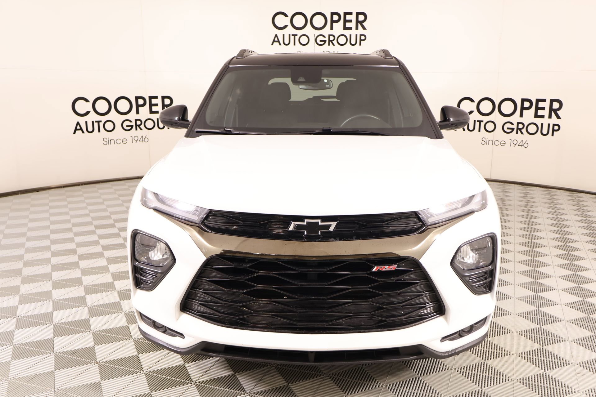 Used 2023 Chevrolet TrailBlazer RS w/ Sun and Liftgate Package FWD image 9
