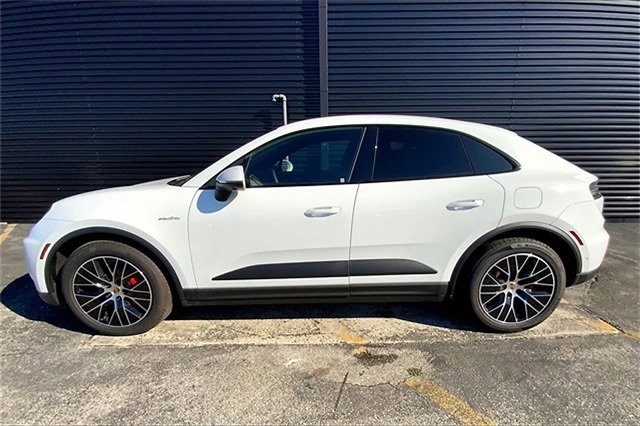 New 2025 Porsche Macan 4S Electric image 2