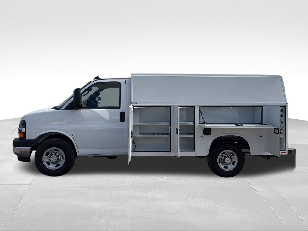 New 2026 Chevrolet Express 3500 w/ Power Convenience Package RWD image 3